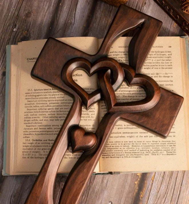 ❤️Interwoven Hearts Cross ✝️