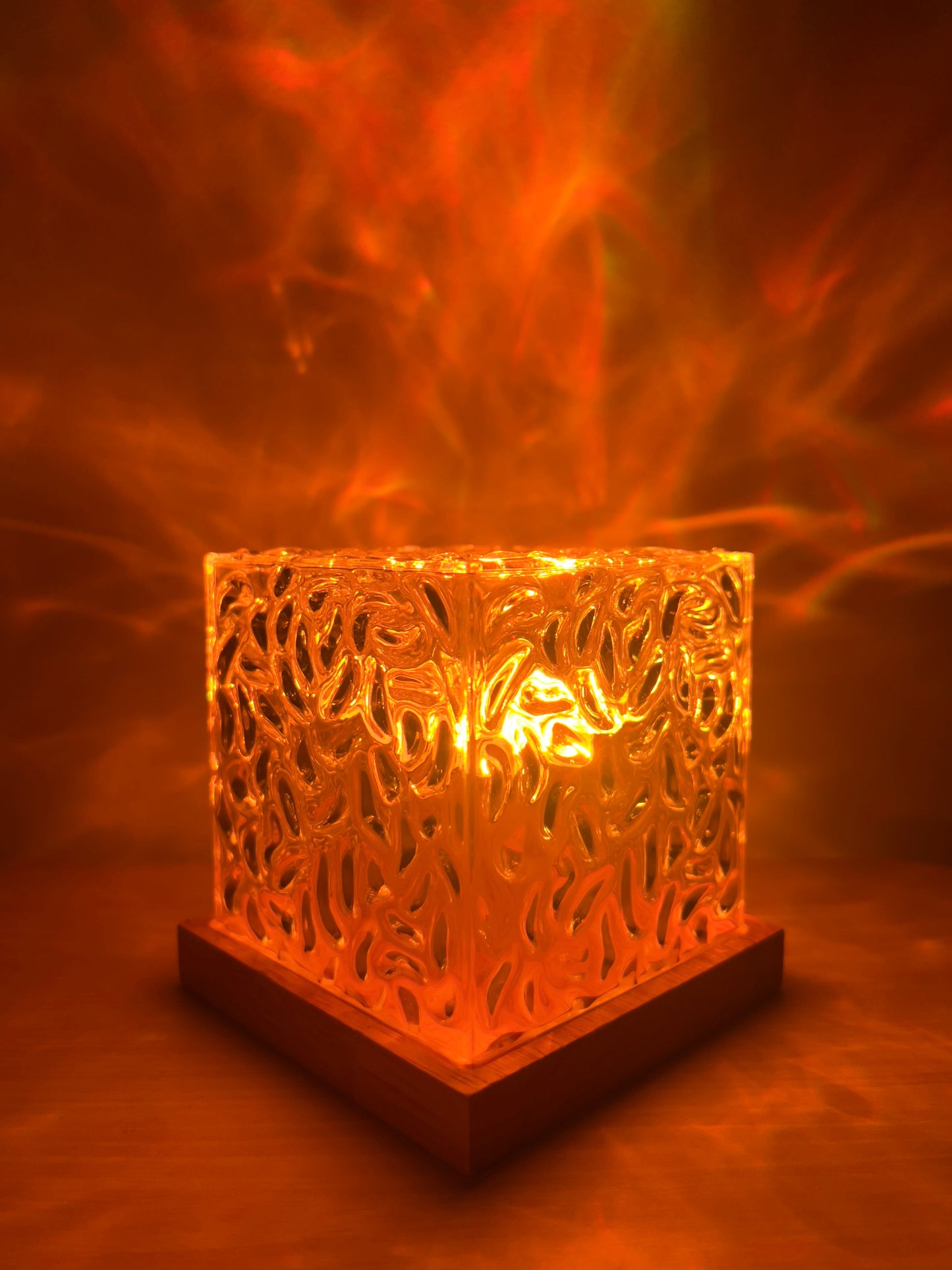 SEURICO™ 16-Color Rotating Water Cube Lamp – A Progressive Light Show for Your Home